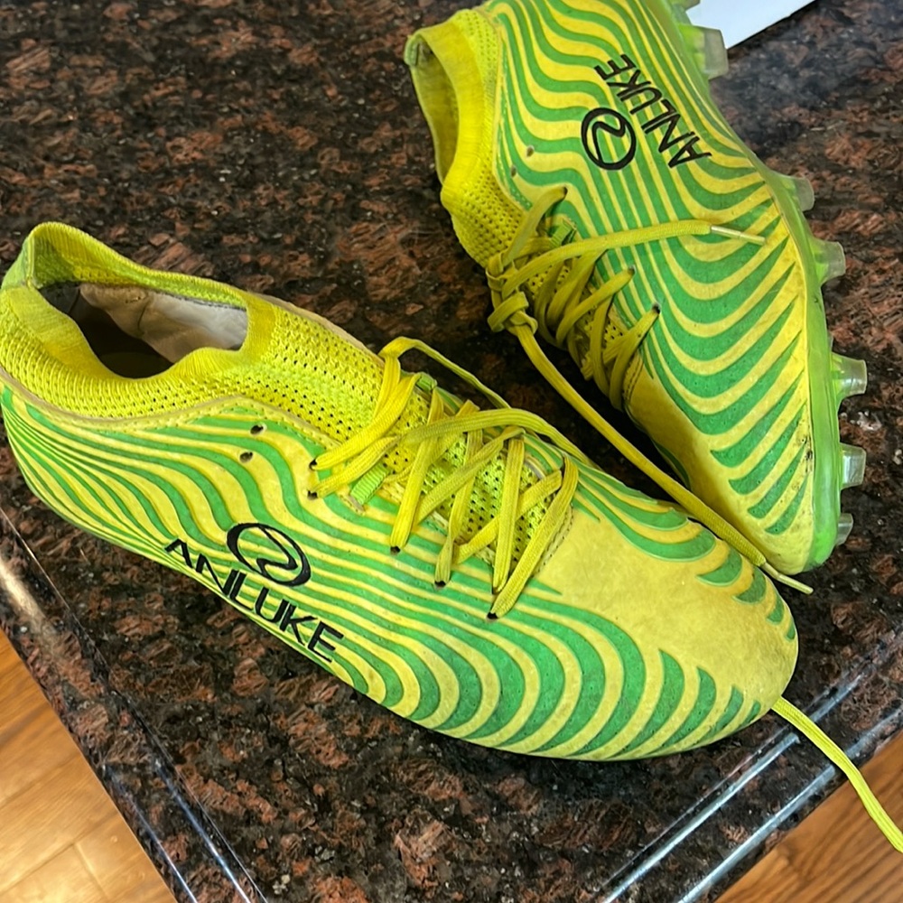 Soccer cleats